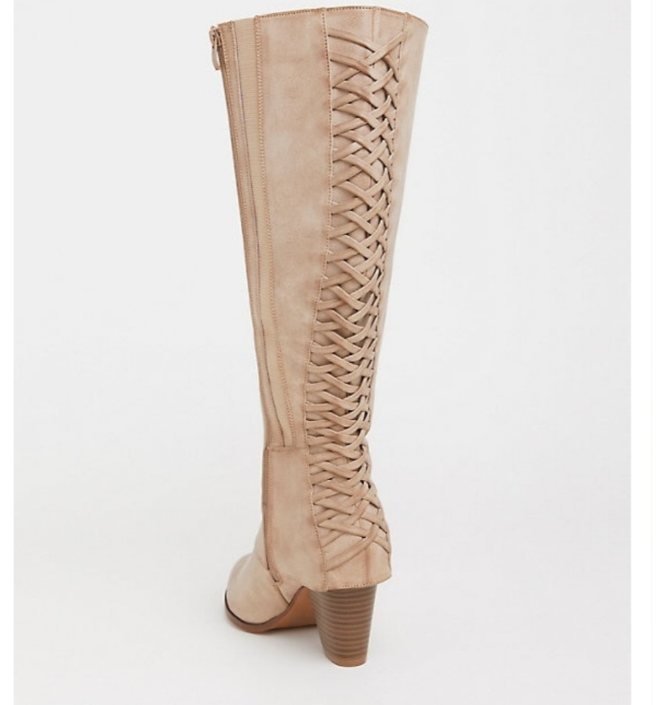 Torrid lattice back boot 10w extended calf Nib